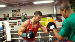 Фото: Лучан Буте продолжает подготовкеу к бою с Джеймсом Дигейлом