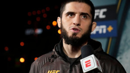 Махачев сомневается, что вернется в легкий вес для боя Топурией