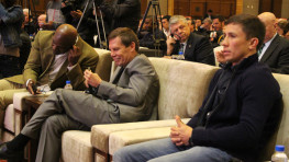 Кадр дня: Холифилд, Чавес и Головкин на конвенции WBC