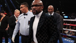 На Флойда Мейвезера подали в суд за рекламу криптовалюты