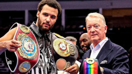 Фрэнк Уоррен: Усику придется встретиться с Итаумой или отказаться от поясов