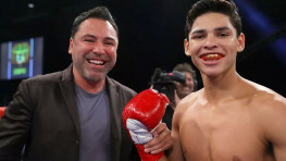 Де Ла Хойя хочет запретить Мейвезеру общаться с Райаном Гарсией