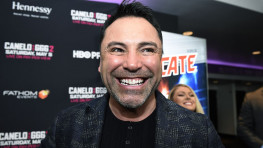 Оскар Де Ла Хойя — Эдди Хирну: Не беспокойся о следующем сопернике Канело