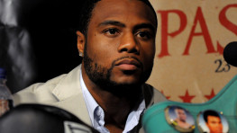 Жан Паскаль одержал досрочную победу над Ахмедом Эльбиали