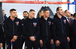 Федерация бокса поощрила призеров чемпионата мира и их тренеров