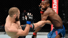 Столь громкого удара ногой не слышал за всю карьеру, — Дана Уайт восхищен боем Физиева