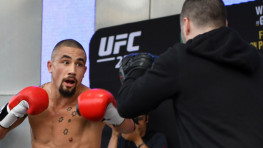 Роберт Уиттакер будет избегать борьбы с де Риддером