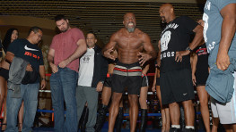 Let’s go champ: Шеннон Бриггс нокаутировал Майкла Маррона