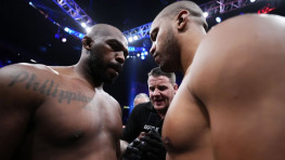 Конор Макгрегор: Джонсу следовало вручить два чемпионских пояса