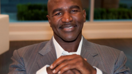 Эвандер Холифилд: Кличко победит Фьюри, если поменяет тактику