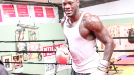 Кадр дня: Деонтей Уайлдер продолжает подготовку к бою с Артуром Шпилькой