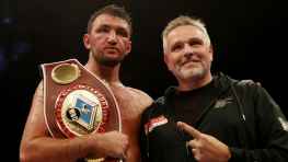 Команда Хьюи Фьюри о травме и переносе боя с Джозефом Паркером