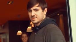 Inside GLORY 47: Артем Вахитов прибыл в Лион