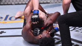 Петр Ян поздравил Стерлинга с победой