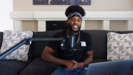 Соперник Петра Яна внимательно следит за одноклубником Петра