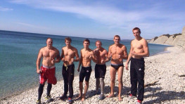 Дебютанты шоу в Перми 10 октября завершают подготовку к своим боям