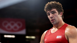 Серебряный призер Токио Ричард Торрес дебютирует на профессиональном ринге