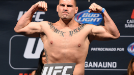 Фото: Взвешивание перед турниром UFC 188