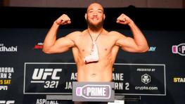 UFC 321: Вальтер Уокер досрочно победил Луи Сазерленда