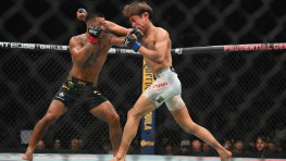 Результаты и бонусы турнира UFC 328 «Чимаев-Стрикланд» 