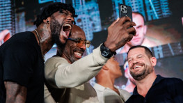  Промоутер предложил Уайлдеру бой за титул против Гассиева