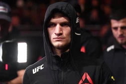 Мовсар Евлоев победил Арнольда Аллена на UFC 297