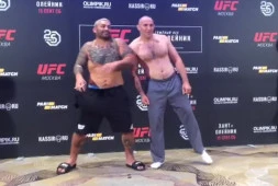 Взвешивание перед турниром UFC в Москве, два бойца не уложились в вес (видео)