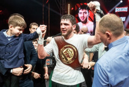 Умар Саламов — ведущий российский боксер первого тяжелого дивизиона