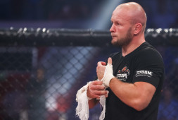 Александр Шлеменко победил ветерана UFC на шоу своей организации