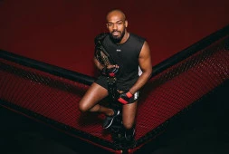 Чемпион UFC Джон Джонс вдохновился дебютом в тяжелом весе бывшего соперника