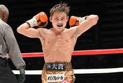 Хирото Киогучи защитил пояс WBA Super