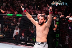 Алискеров заменит Чимаева в главном бою UFC Saudi Arabia