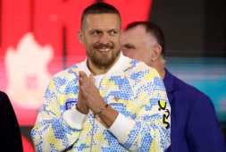 Усик просит сохранить за ним титул IBF