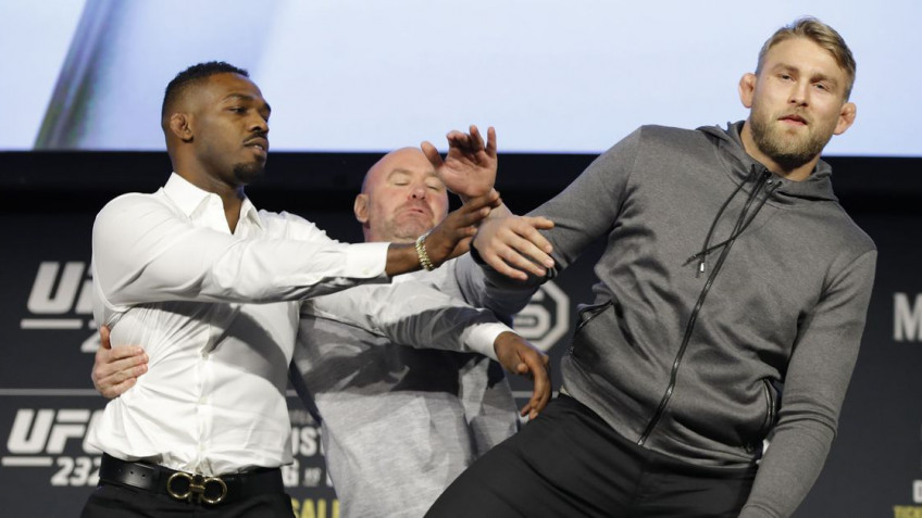 Джонс издевается над Кормье, стычка с Густафссоном (видео)