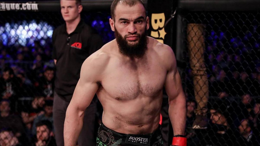 Альберт Дураев победил в претендентской серии Даны Уайта