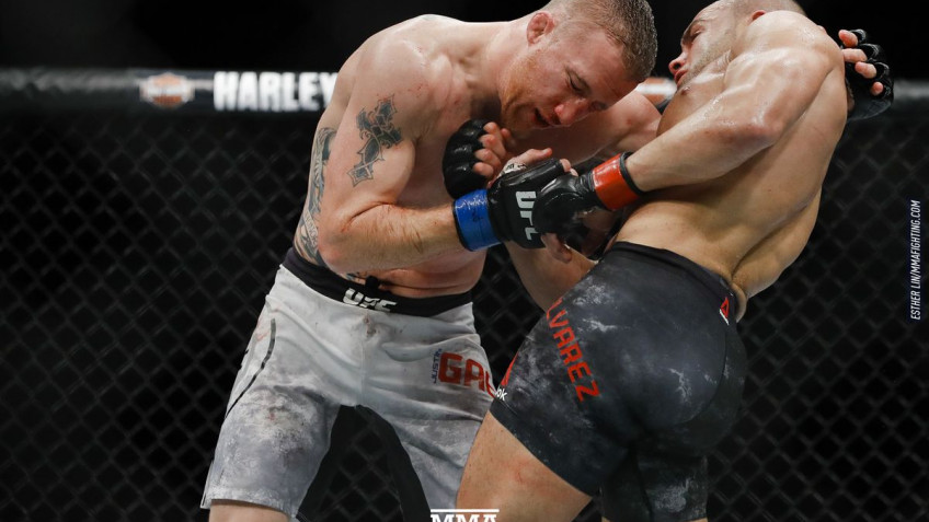 Эдди Альварес нокаутировал Джастина Гэтжи