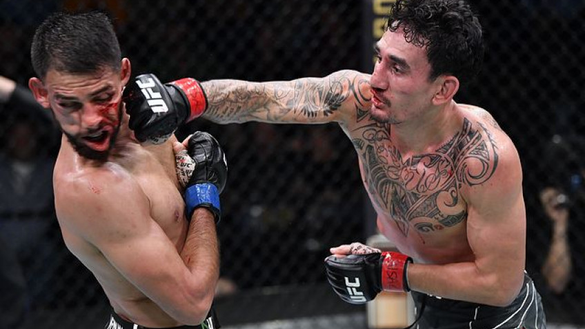 Макс Холлоуэй победил Яира Родригеса решением судей