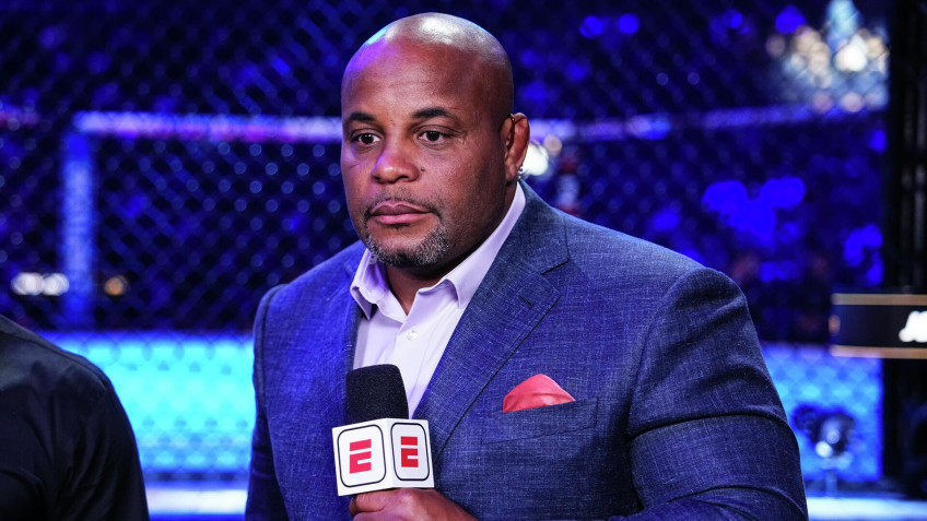 Даниэль Кормье дал тактические советы Махачеву перед титульным боем