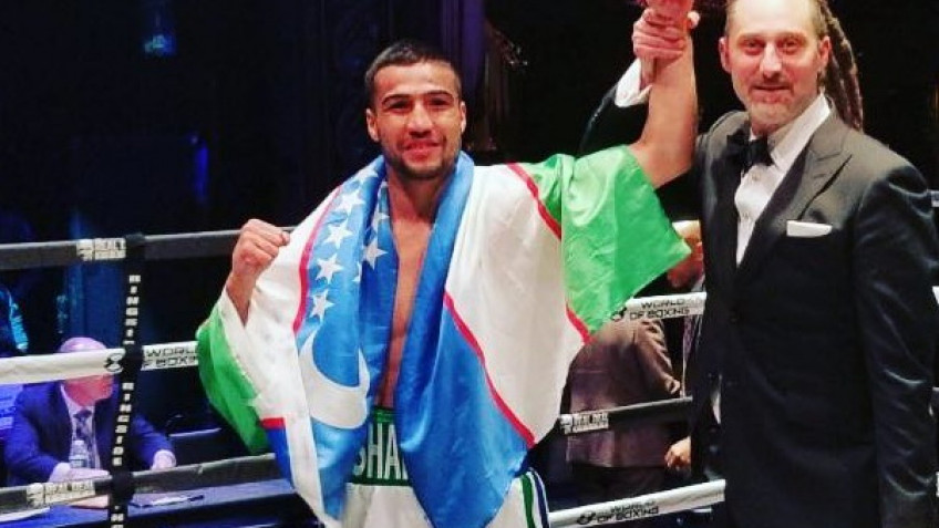 Ахмадалиев и Гиясов побеждают нокаутами в дебютных боях (видео)