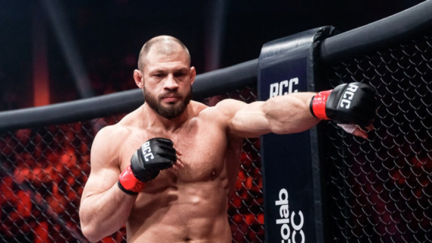 Иван Штырков и Армен Петросян проведут бой 16 августа в Екатеринбурге