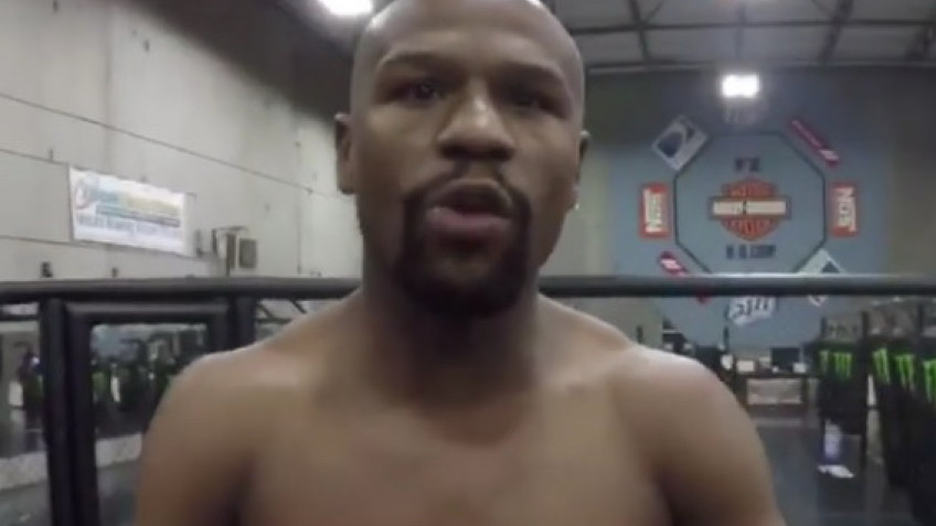 Эдди Альварес: Мейвезер в октагоне — это так же странно, как мужик в платье (видео)