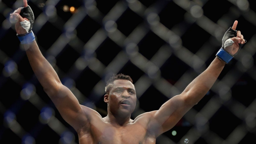 Нганну нокаутировал Блейдса на первой минуте боя