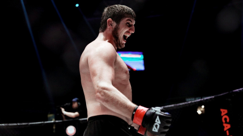 Муслим Магомедов брутально нокаутировал Адлана Ибрагимова