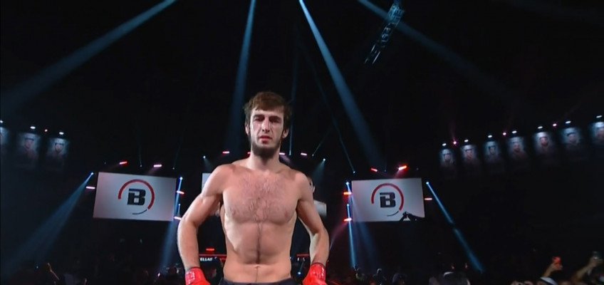 Хасан Магомедшарипов успешно дебютировал в Bellator