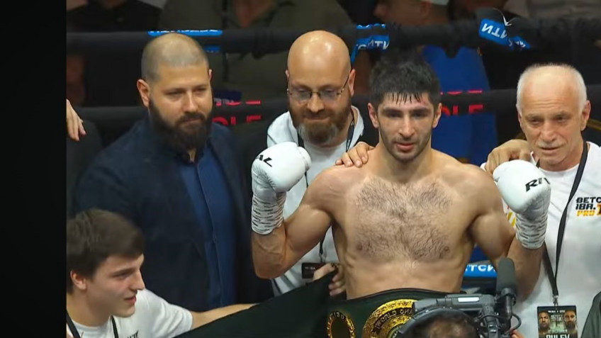 Вадим Мусаев нокаутировал Тулани Мбенге и завоевал титул чемпиона мира