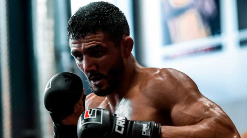 Бой Аарона Пико с Мовсаром Евлоевым не состоится, американцу назначен новый соперник