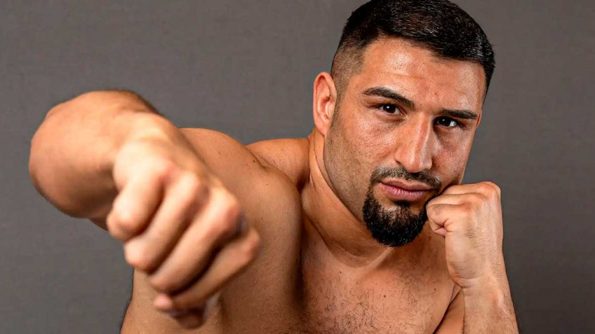 Агит Кабайел будет ждать исхода боя Александра Усика с Рико Верхувеном