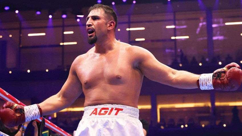 Агит Кабайел: Может Усик просто не любит удары по корпусу