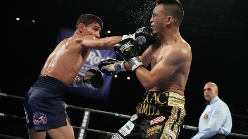 Муроджон Ахмадалиев досрочно победил Айзека Зарате