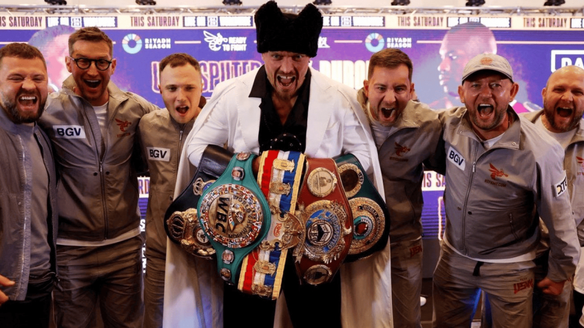 Александр Усик попросил у WBO отсрочки обязательной защиты титула в связи с травмой